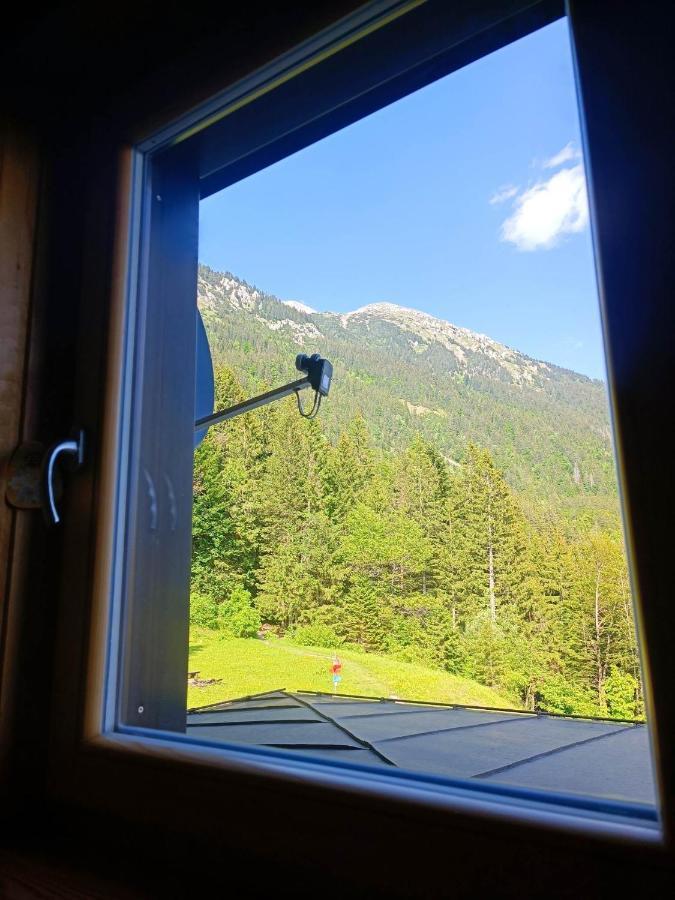 Valvasorjev Dom Pod Stolom Hostel Zirovnica Екстериор снимка
